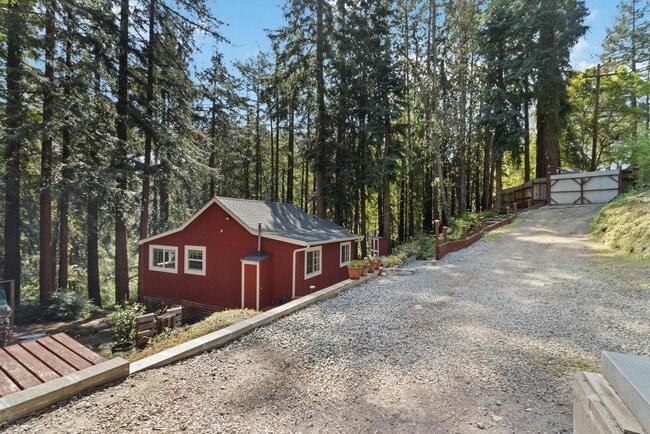 Building Photo - Serene Felton Retreat – Spacious Home Nest...