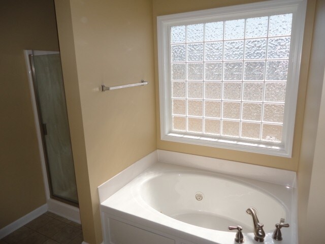 Building Photo - 6878 Coopers Hawk Trl