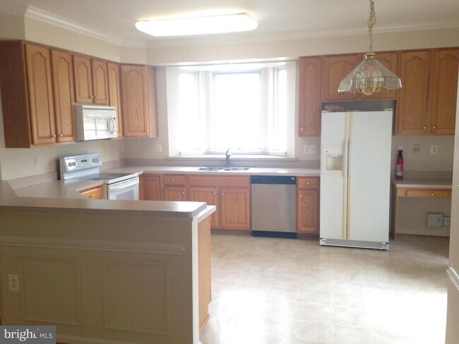 Building Photo - 43442 Katling Square