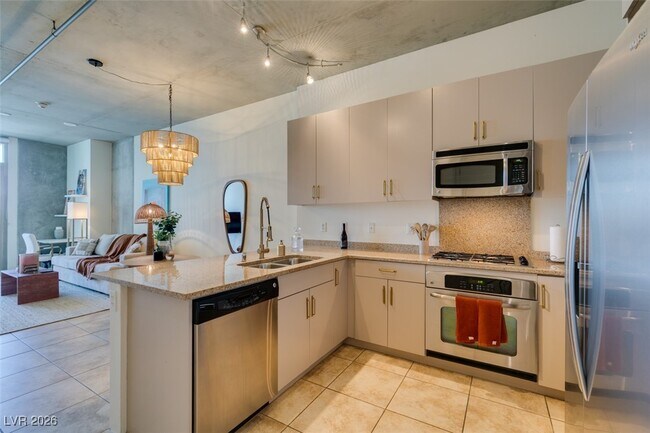 Building Photo - 353 E Bonneville Ave