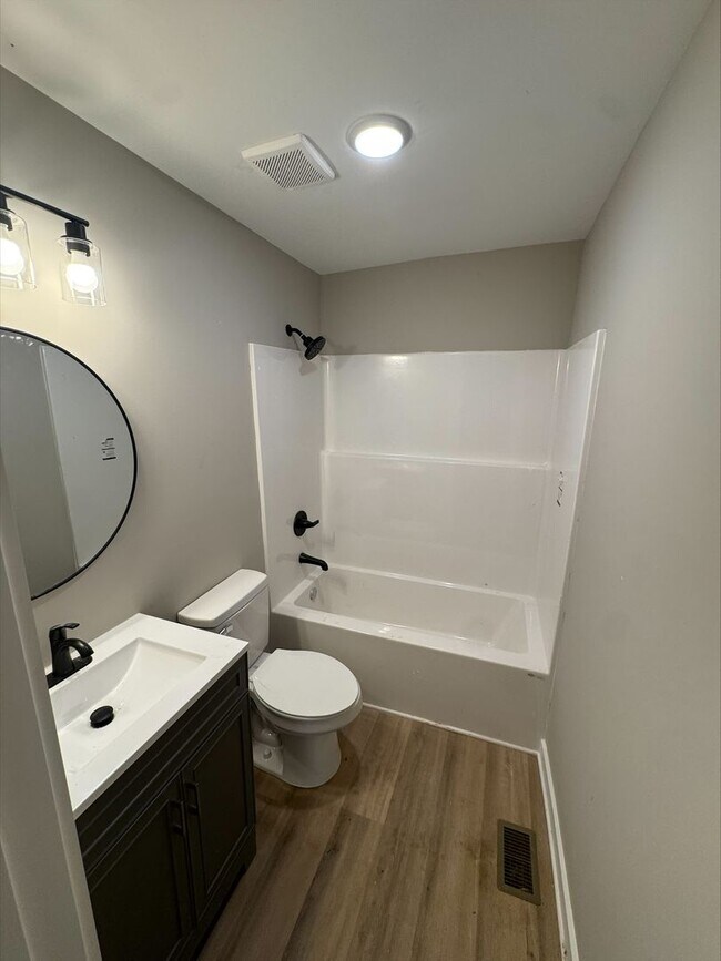 Building Photo - CHARMING 3 BEDROOM, 2 BATH HOME IN BIRMINGHAM!