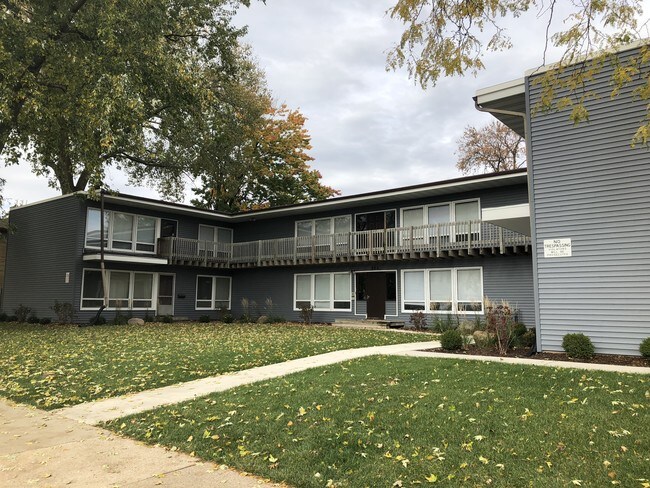 Primary Photo - Badger Apartments