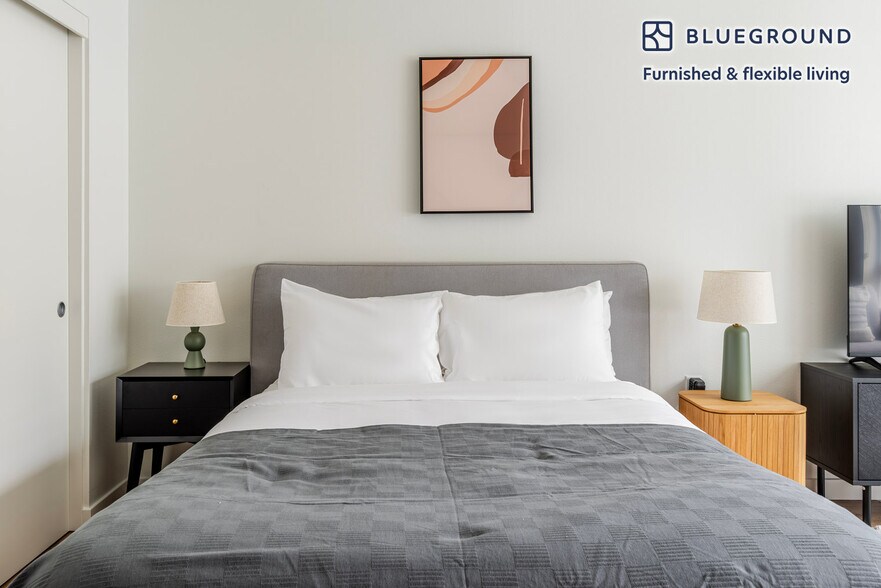 Building Photo - 238 13th St