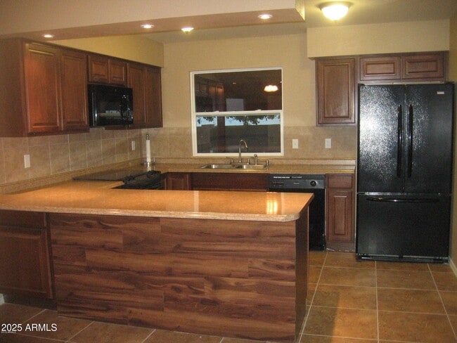 Building Photo - 20832 N 17th Ave