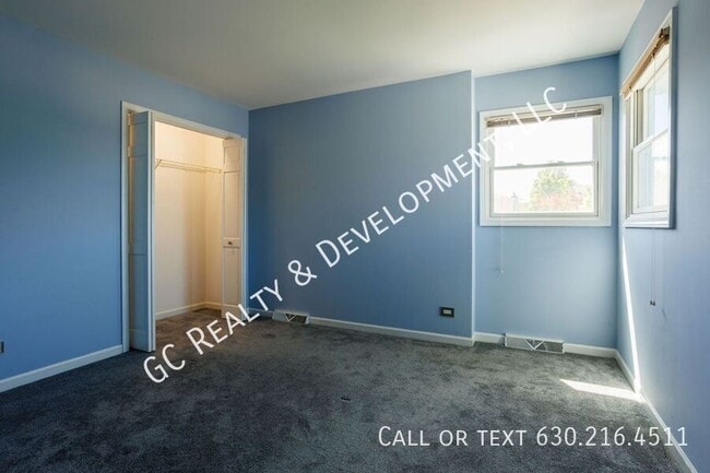 Building Photo - 810 Clarendon Ln