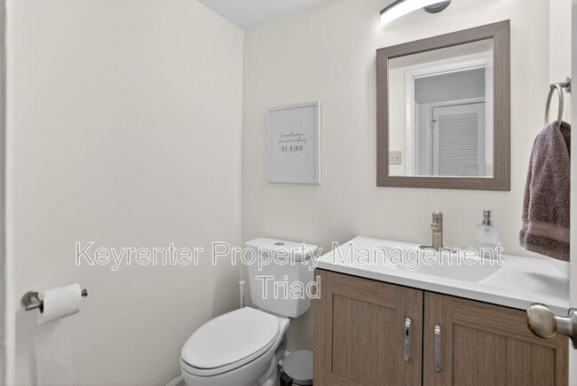 Building Photo - 115 S Mendenhall St