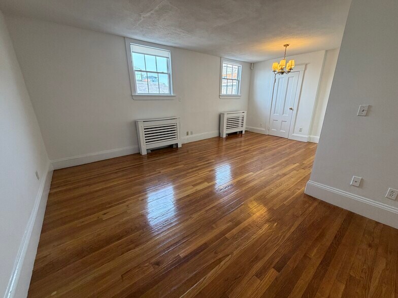 Building Photo - 28 Mount Vernon St