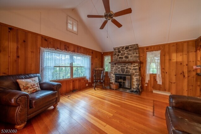 Building Photo - 215 Annisquam Rd