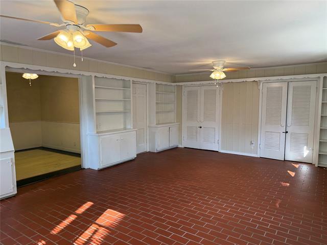 Building Photo - 4042 Benbrook St