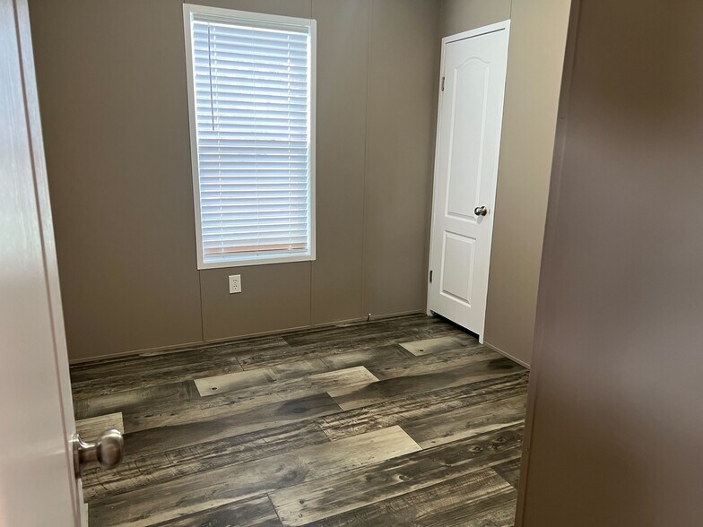 Building Photo - 150 Tonkawa Trl