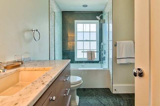 Building Photo - 30 Madequecham Valley Rd