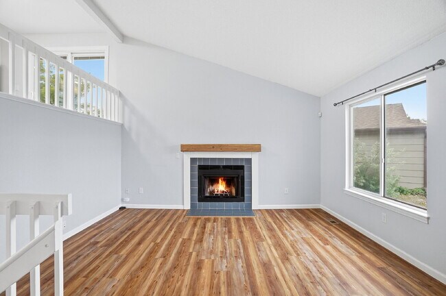 Building Photo - $2,895.95 - 3 Bed, 2 Bath Home in Arvada with Central AC, and Fenced in Yard!