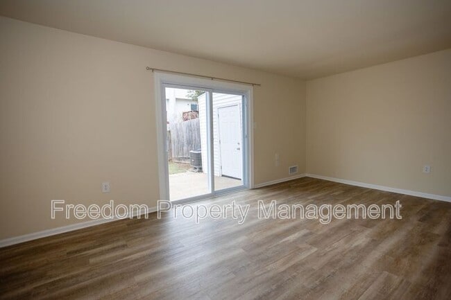 Building Photo - 8343 Irongate Way