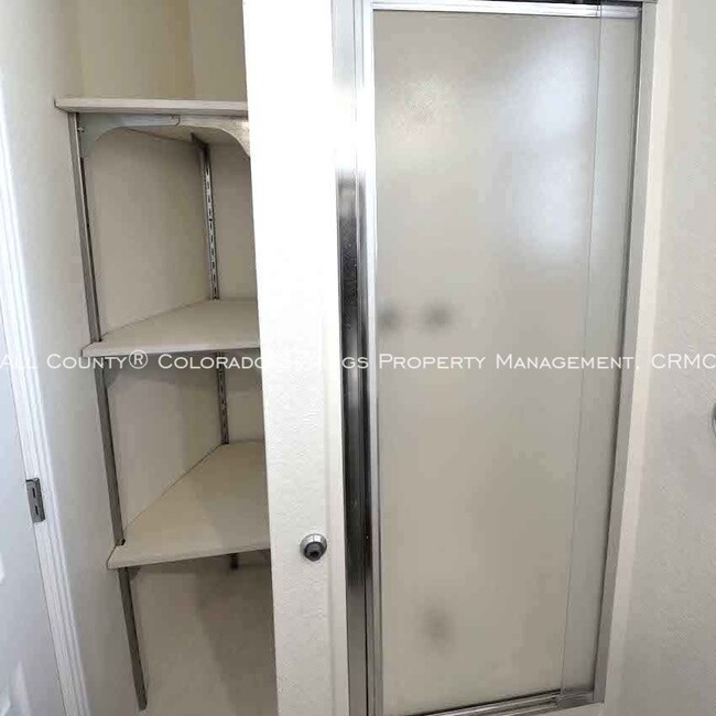 Building Photo - 124 N Brentwood Dr