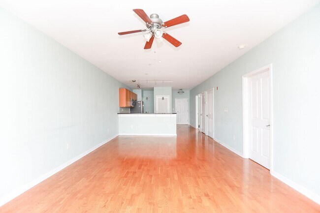Building Photo - Downtown Norfolk Condo