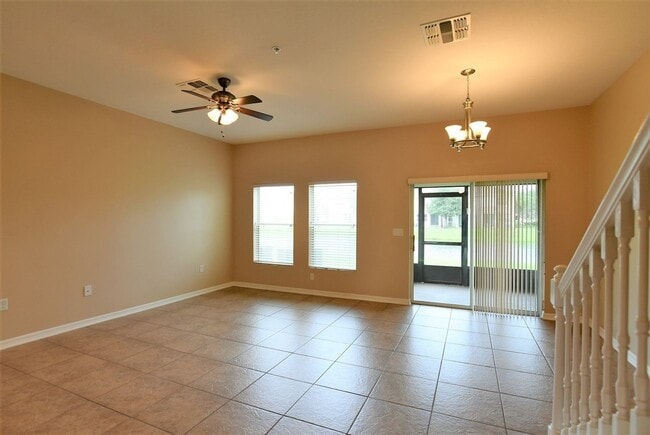Building Photo - OVIEDO 3br 2.5ba townhome in Arborview Par...