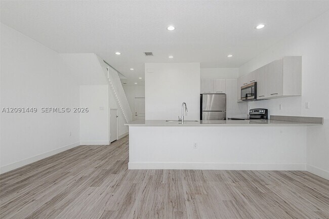 Building Photo - 1313 NW 27th Ave