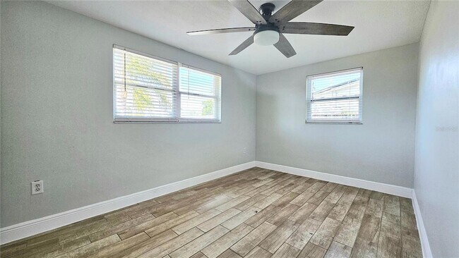 Building Photo - 6412 Pawling Ave