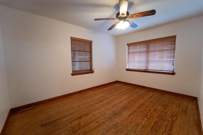 Building Photo - 64 Fullerwood Dr