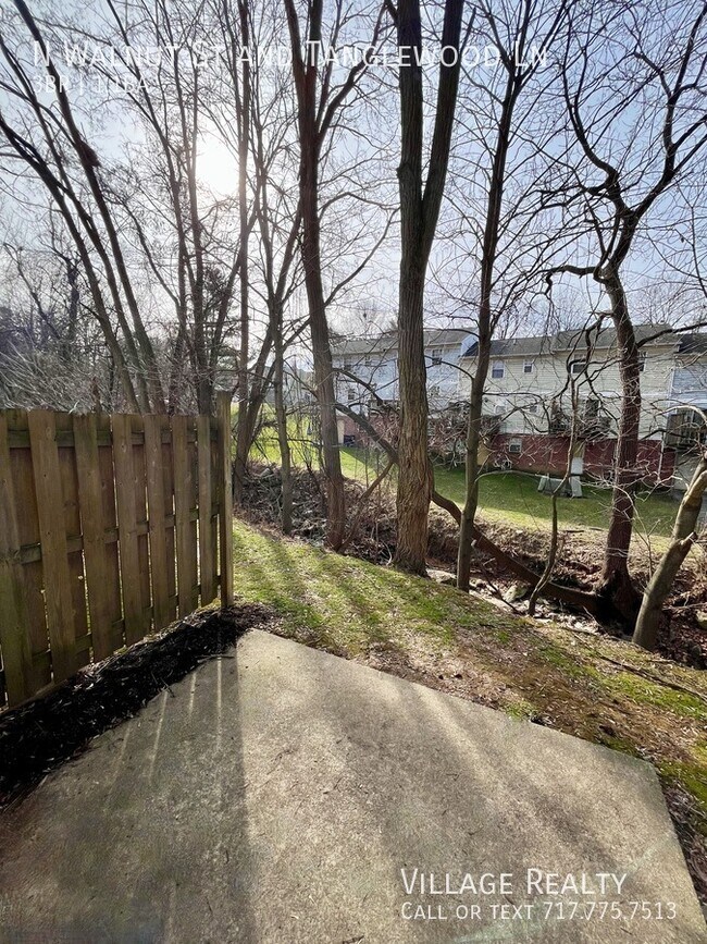 Building Photo - 492 N Walnut St