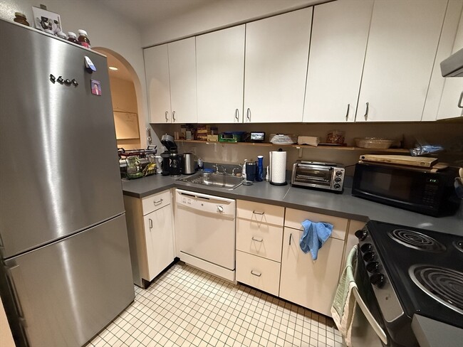 Building Photo - 18-20 E Springfield St