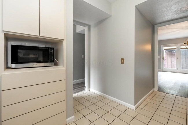 Building Photo - 2806 Downing Way