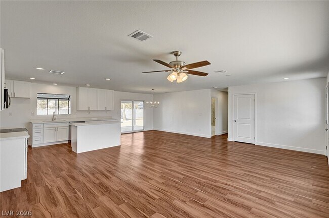 Building Photo - 1580 Quarter Horse Dr