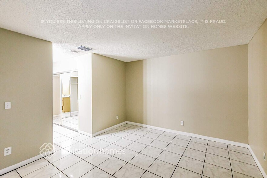 Building Photo - 1140 SW 111th Ave