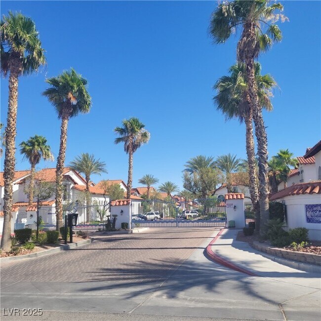 Building Photo - 8765 Villa Alex Ave