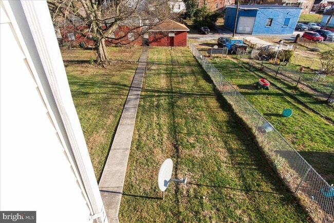 Building Photo - 250 N Mulberry St