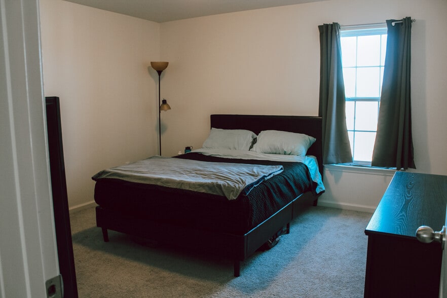 Bedroom 2 - 117 Gibson Way