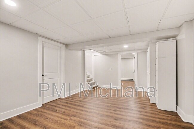 Building Photo - 314 E Angela Blvd