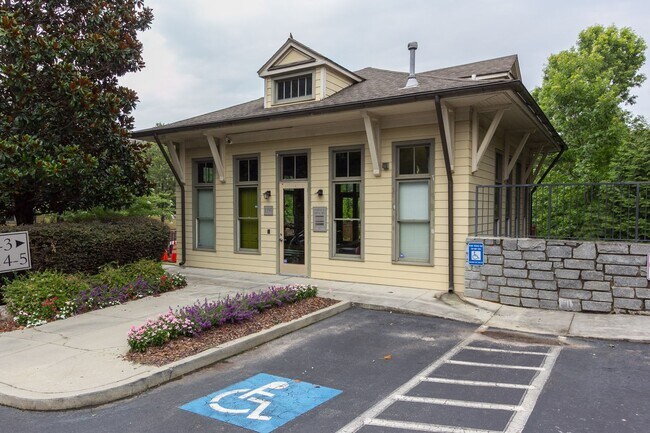 Building Photo - 1195MT