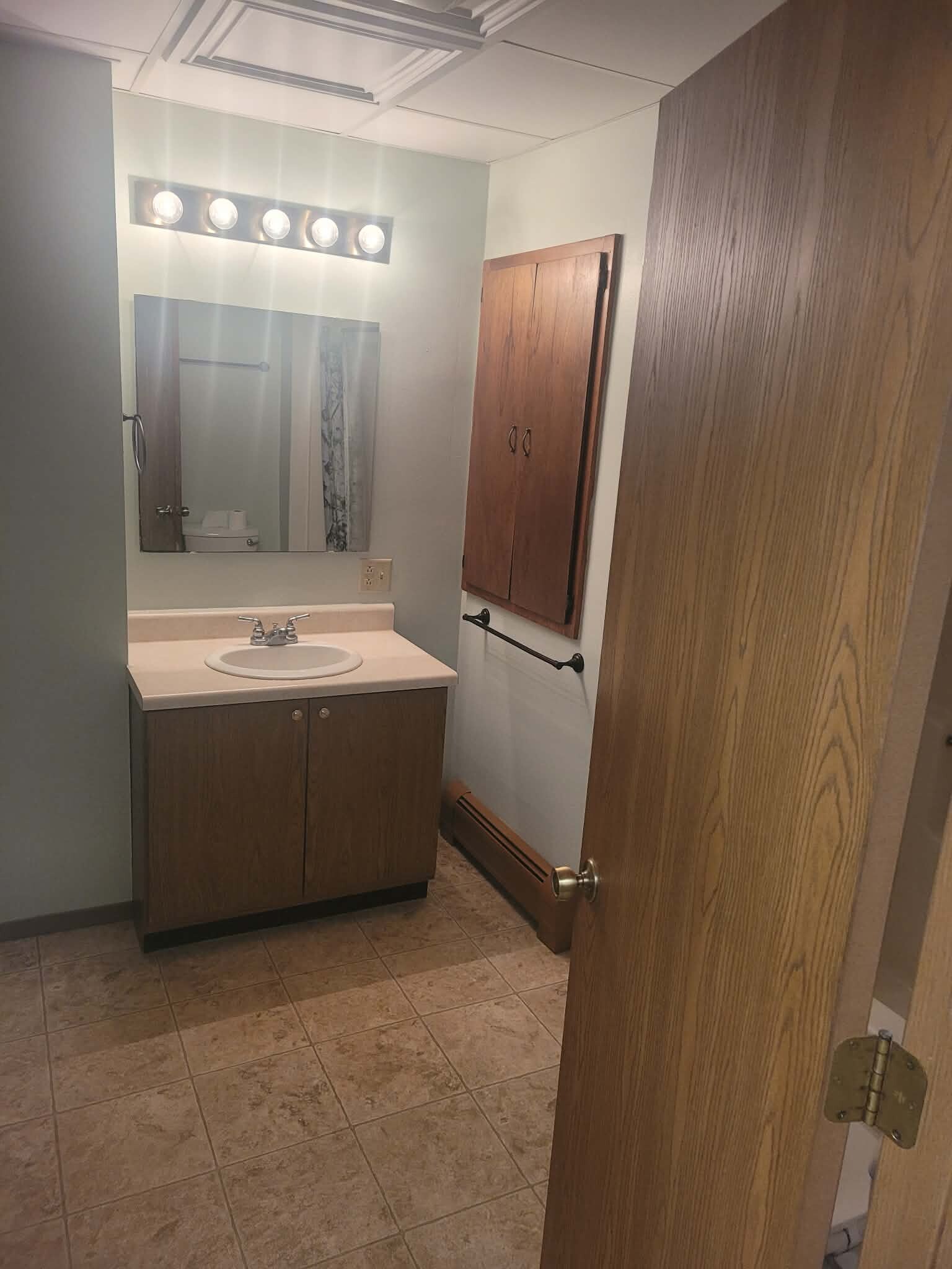 Building Photo - 301 E Main St