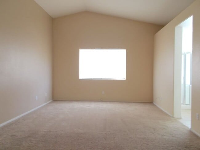 Building Photo - “Stunning 3-Bedroom Home with New Stainles...
