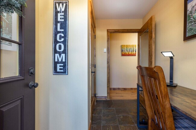 Building Photo - 157 Independence Cir