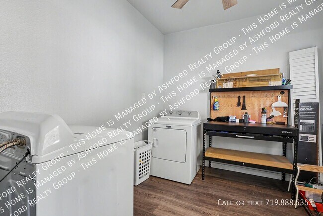 Building Photo - 152 Rose Dr