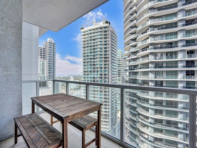 Building Photo - 1050 Brickell Ave