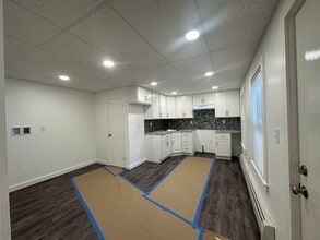 Building Photo - 109 Mechanic St