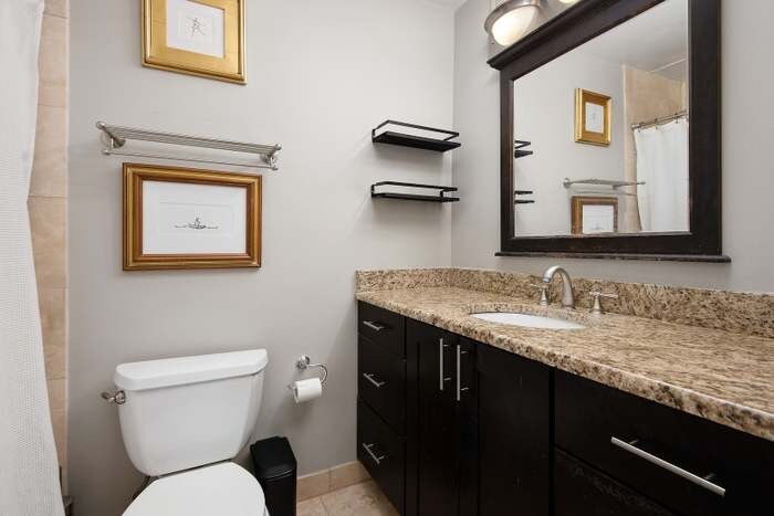 Building Photo - 1309 N Wells St