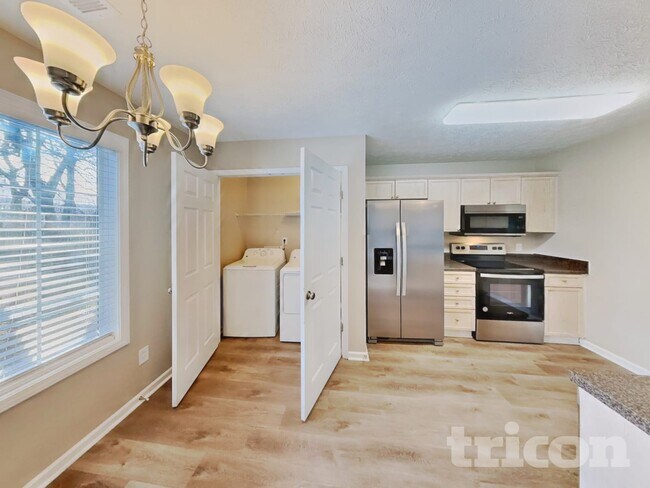 Building Photo - 1029 Chesire Way