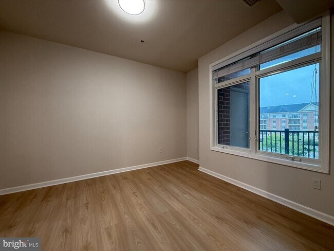 Building Photo - 407 Carson Terrace
