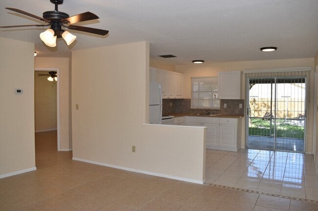 Building Photo - Beautiful home!