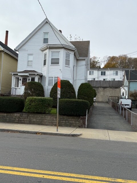 Building Photo - 192 Webster Ave