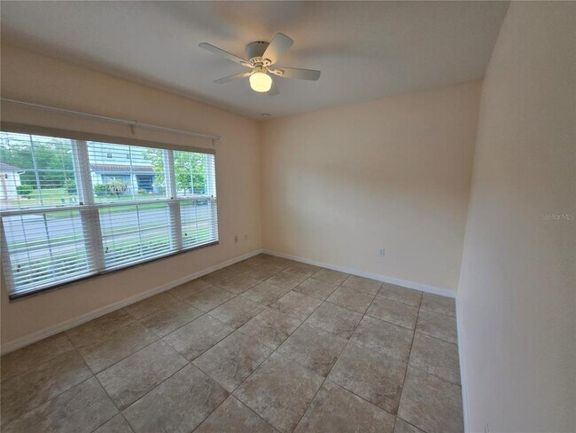 Building Photo - 2246 Waukegan Dr