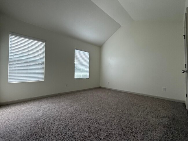 Building Photo - 727 Buddy Ct