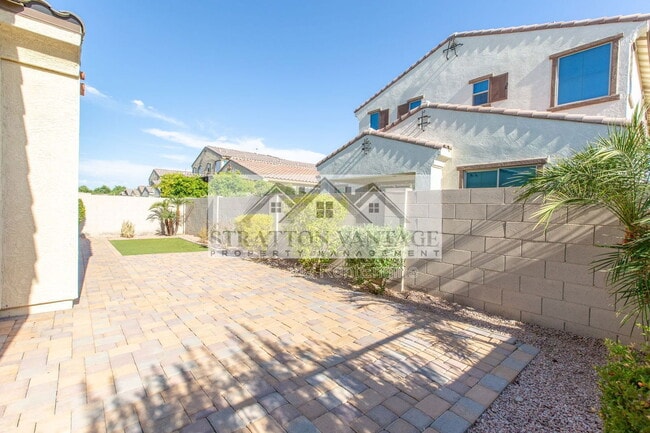 Building Photo - 2883 E Ebony Dr