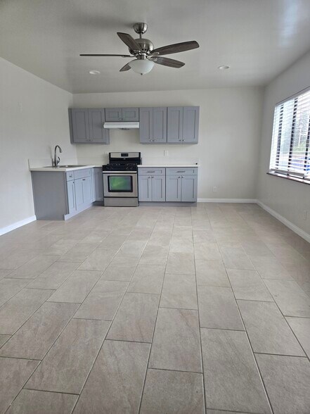 Kitchen - 14510 Placid Dr