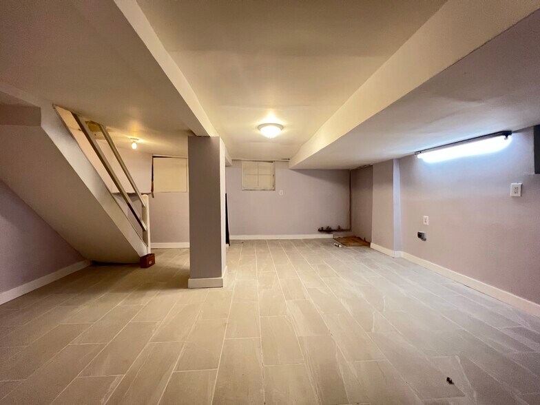 Building Photo - 27 Sheffield St