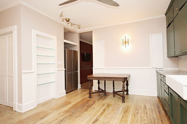 Building Photo - Charming Pet-Friendly Downtown Home Near UVA Medical Center